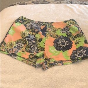 MOD Backzip Shorts - Sz L (8/10)